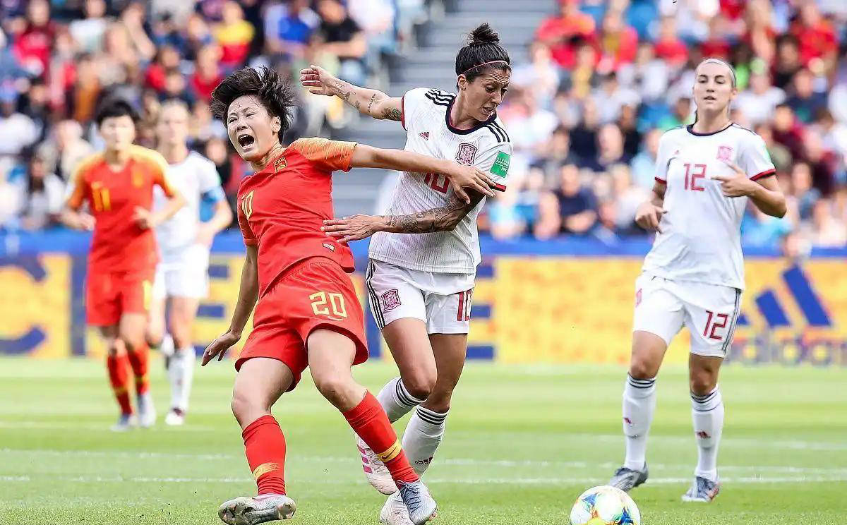 东亚杯-补时阶段险失球中国女足雨战0-0日本队无缘冠军