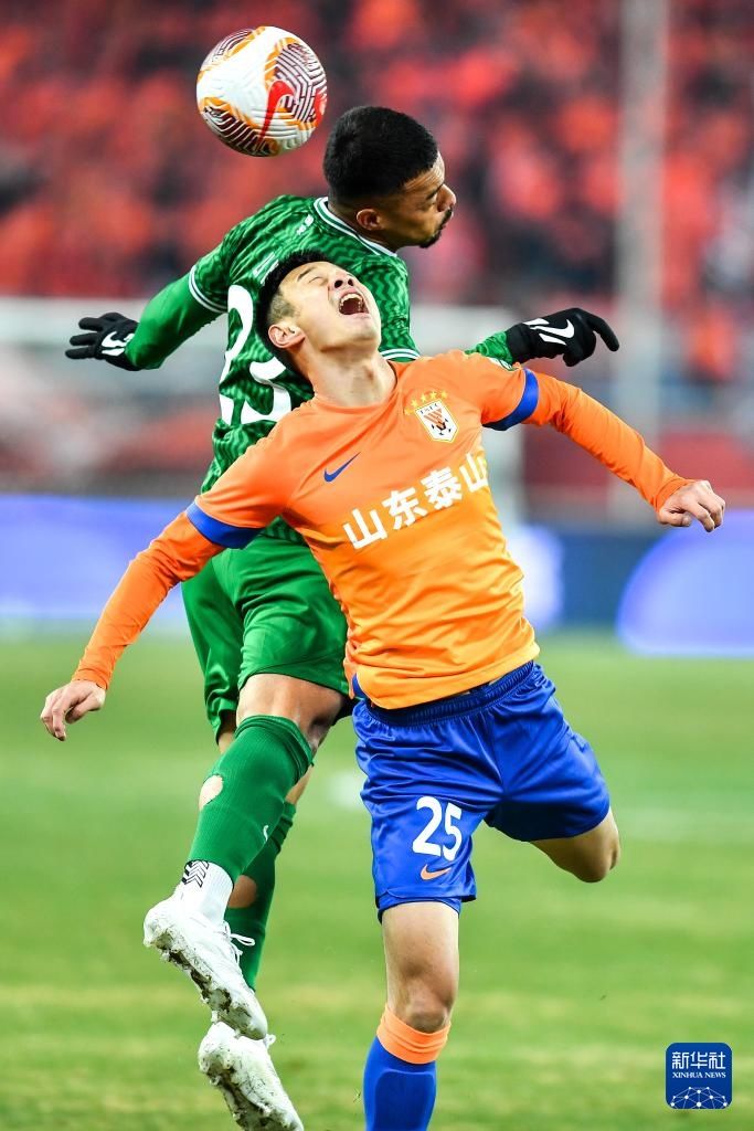 中超联赛：北京国安6-1大胜山东泰山